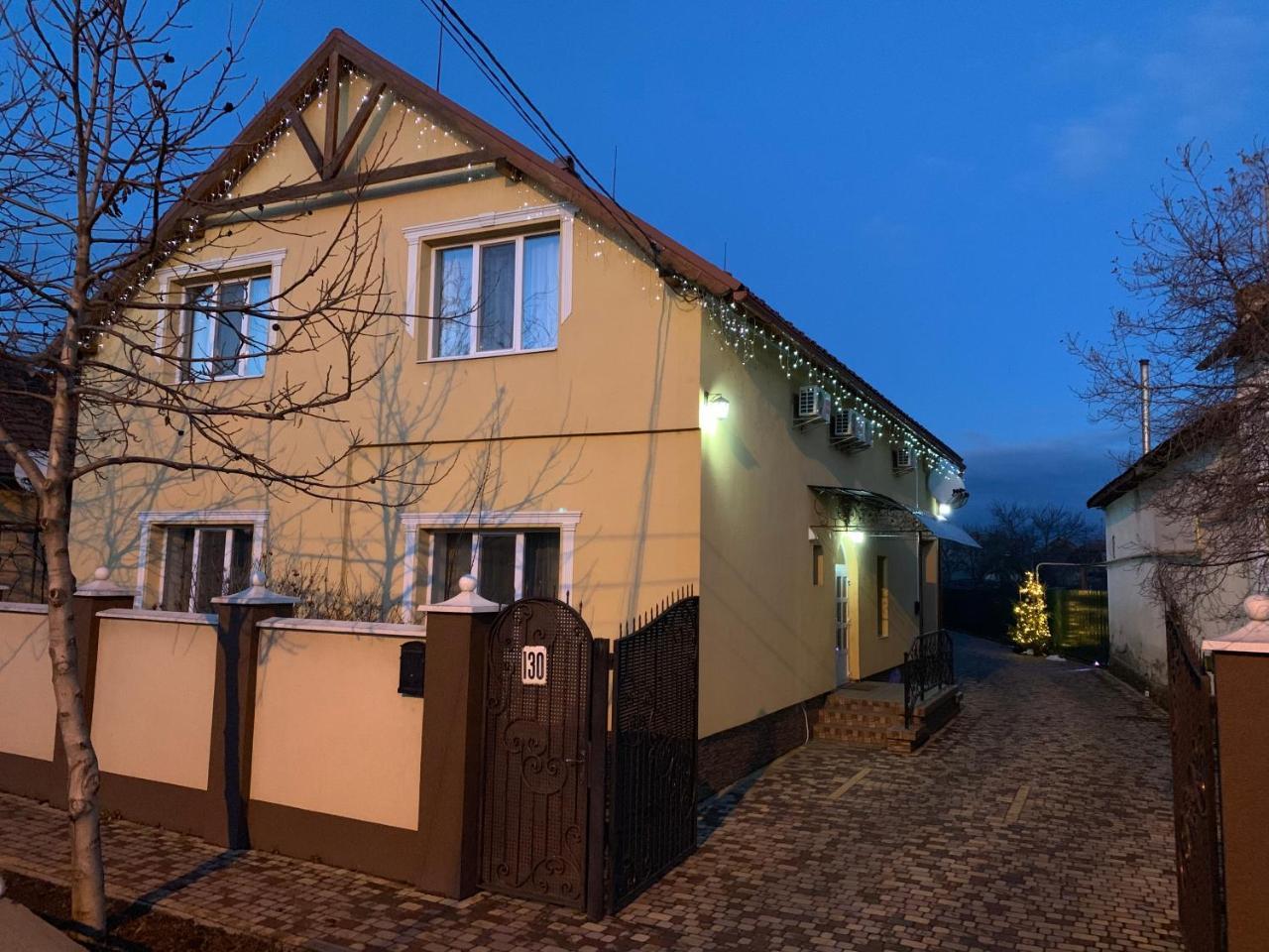 Міні Готель Вілла Вікторія Běrehovo Exteriér fotografie